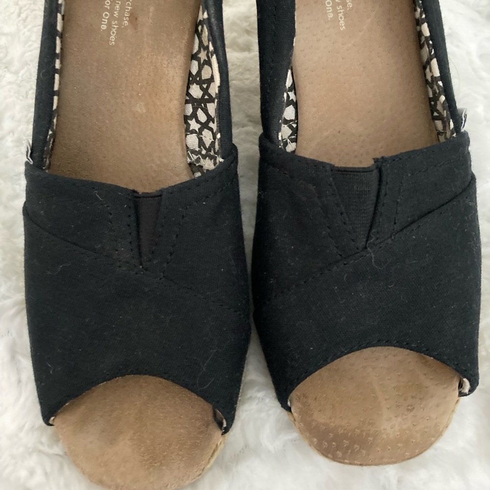 Tom’s canvas wedges with3” heel. - Picture 5 of 8